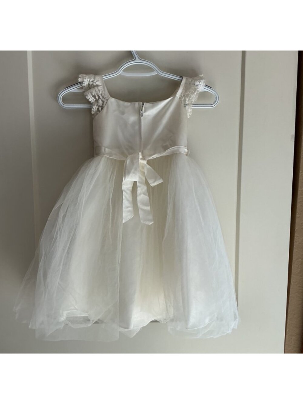 Davids Bridal Ivory Flower Girl Dress With Lace Cap Sleeves Tulle Skirt & Back B - Picture 6 of 14